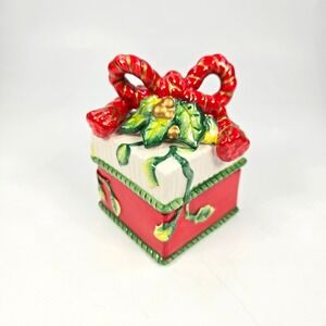 Fitz and Floyd Essentials Remembering Santa Ceramic Christmas Gift‎ Trinket Box